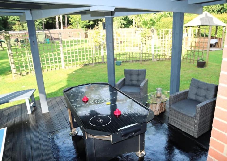 Hen & Stag Retreat Weekend Stay Sleeps 10 To 30 Thetford Zewnętrze zdjęcie
