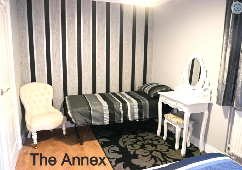 Hen & Stag Retreat Weekend Stay Sleeps 10 To 30 Thetford Zewnętrze zdjęcie