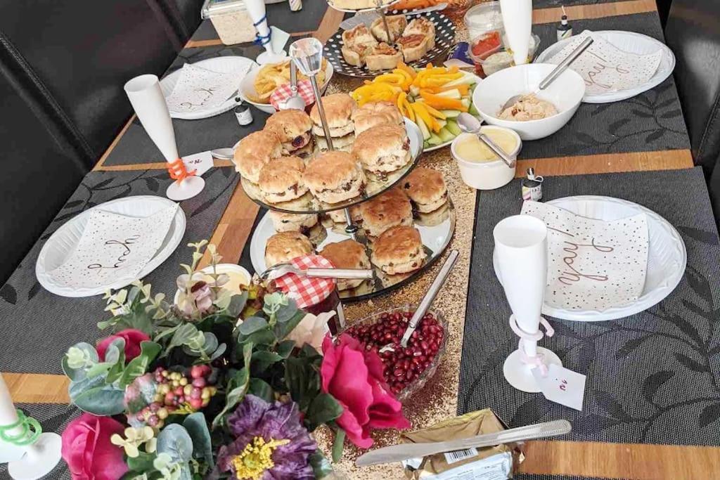 Hen & Stag Retreat Weekend Stay Sleeps 10 To 30 Thetford Zewnętrze zdjęcie