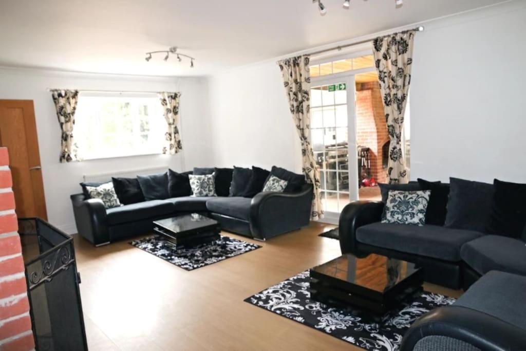 Hen & Stag Retreat Weekend Stay Sleeps 10 To 30 Thetford Zewnętrze zdjęcie