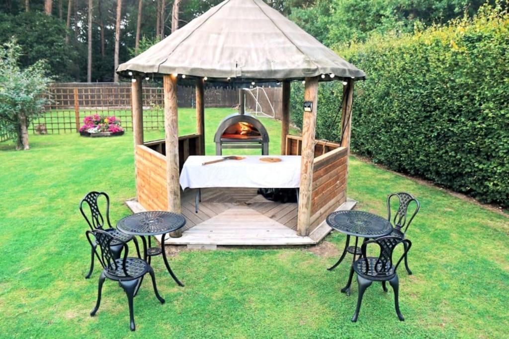 Hen & Stag Retreat Weekend Stay Sleeps 10 To 30 Thetford Zewnętrze zdjęcie