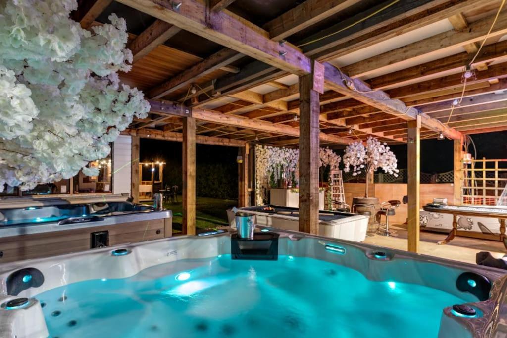 Hen & Stag Retreat Weekend Stay Sleeps 10 To 30 Thetford Zewnętrze zdjęcie